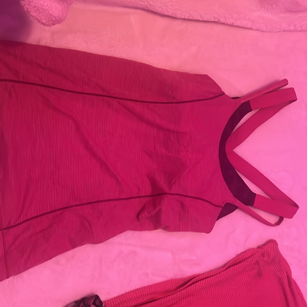 Two lululemon t shirts - Picture 8 of 15